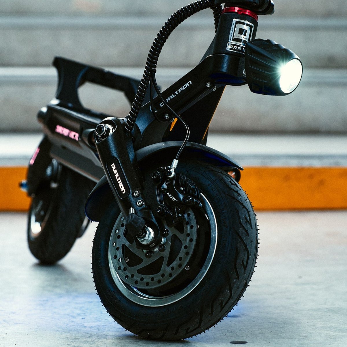 Trottinette Électrique Dualtron Victor Luxury Plus : Premium et Solide