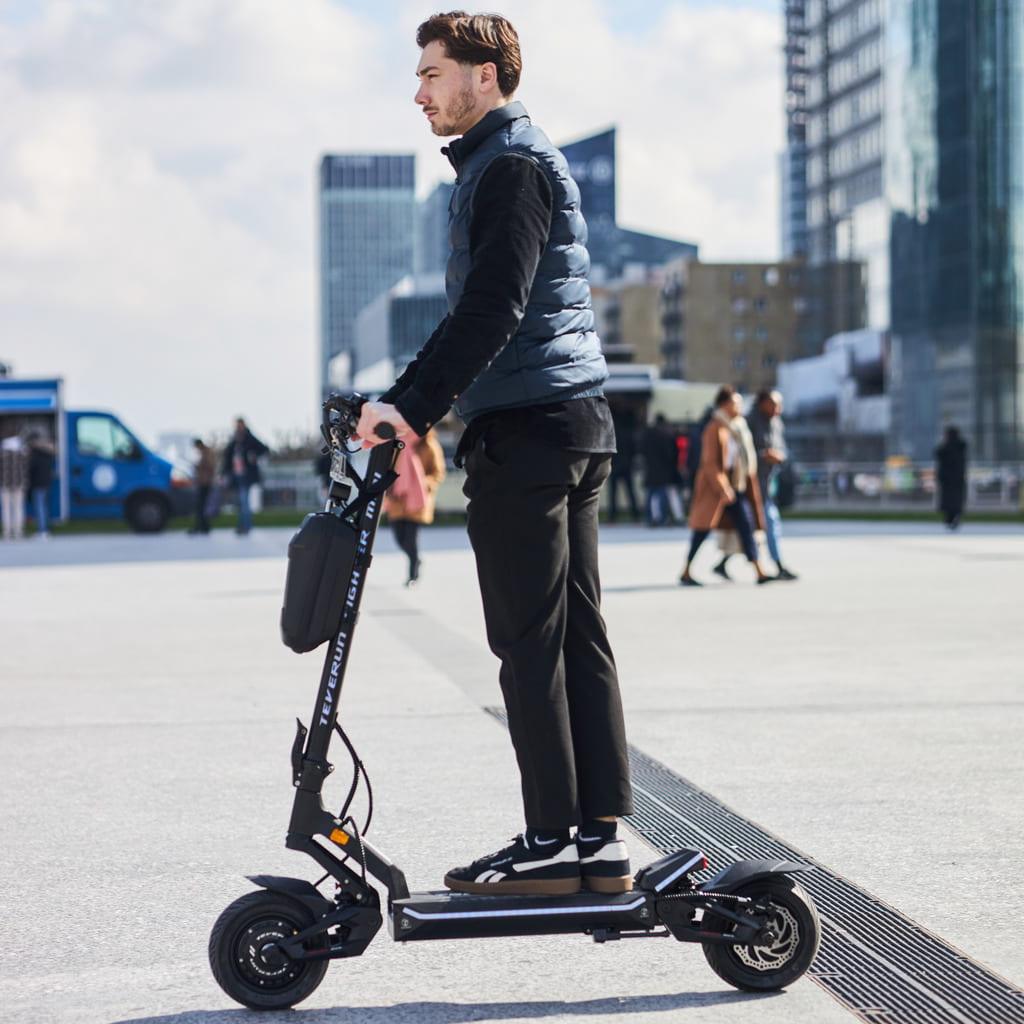 Trottinette Electrique Teverun Fighter Mini V4 : Compacte et Confortable